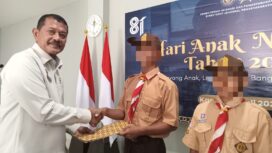 Dua dari Tiga anak binaan di Lembaga Pembinaan Khusus Anak (LPKA) Batam menghirup udara bebas setelah menerima Pengurangan Masa Pidana (PMP) atau remisi dalam rangka peringatan Hari Anak Nasional (HAN) 2026, Kamis (23/7/2026).