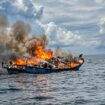 Empat kru KM Laut Jaya 3 berhasil selamat setelah kapal pengangkut barang kelontong yang mereka tumpangi terbakar di tengah perairan Kabupaten Kepulauan Anambas, Kepulauan Riau, Kamis (10/9/2026).