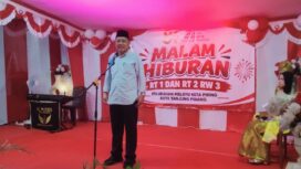 Asisten III Pemerintah Provinsi Kepri, Junaidi, mewakili Wagub Kepri, Nyanyang Haris Pratamura di acara Puncak Perayaan HUT RI ke 81 Waga Kijang Lama, Kelurahan Melayu Kota Piring, Kecamatan Tanjungpinang Timur, Kota Tanjungpinang, Sabtu (12/09) malam